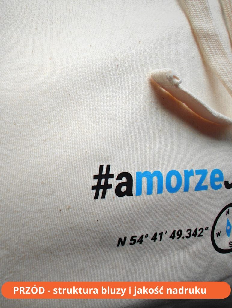 Bluza beżowa, struktura i jakość materiału.