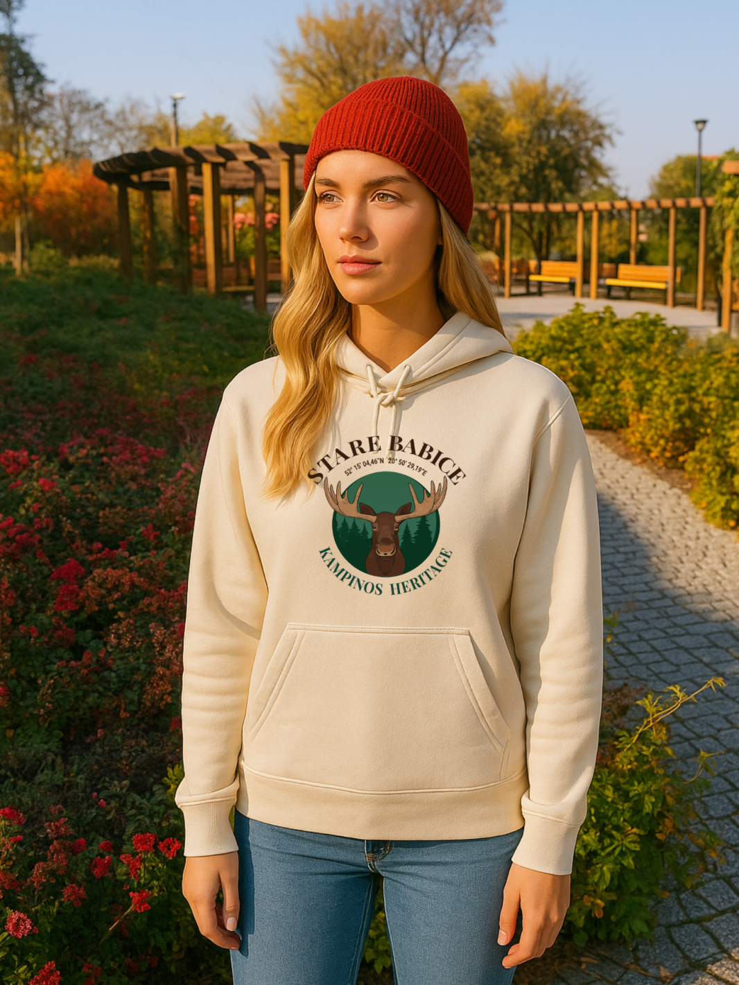 jasna bluza KAMPINOS HERITAGE z białym minimalistycznym nadrukiem Stare Babice, inspirowana Puszczą Kampinoską